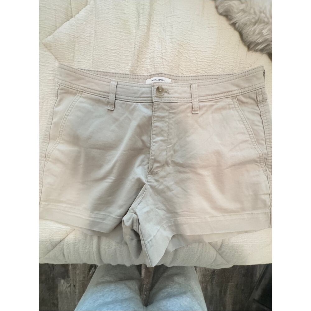 Banana Republic Cream-Tan Women's Chino Cargo Shorts